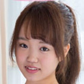 秋山しおり 顔写真