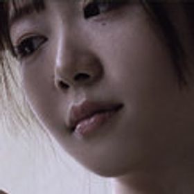 小鳩るり 顔写真