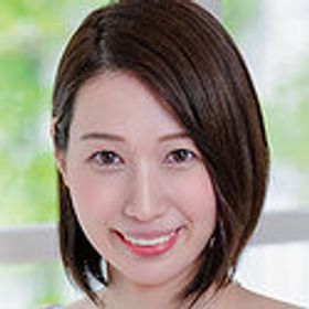 望月瞳 顔写真