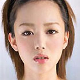 沙月由奈 顔写真