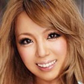 霜月るな 顔写真