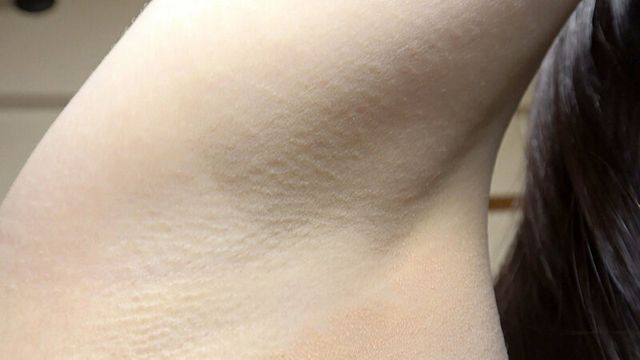 桂木春香 濡れてテカってピッタリ密着 神競泳水着 可愛い女子の競泳水着姿をじっとりと堪能！着替え盗撮から始まり貧乳から巨乳にパイパン、ハミ毛、ジョリワキ等のフェチ接写やローションソーププレイや競泳水着ぶっかけ等を完全着衣で楽しむAVの2枚目のサンプル画像
